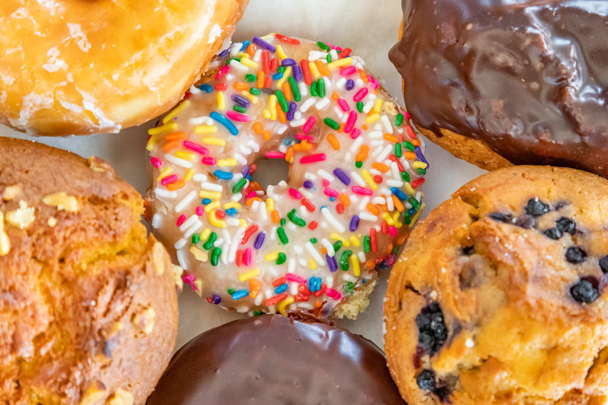 Yum Yum Donut Shop Delivery Menu Order Online 7605 Lankershim Blvd