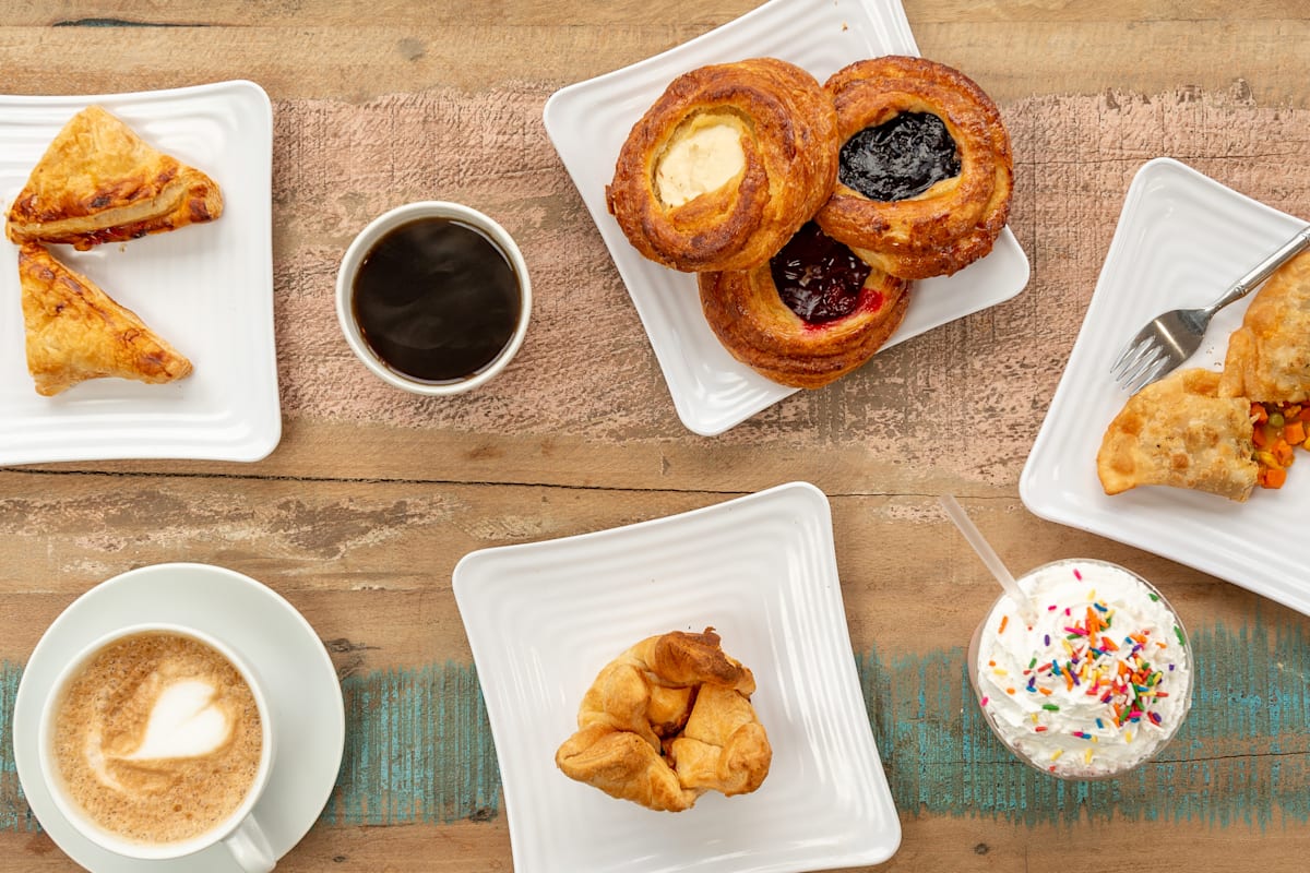 Light Bulb Coffee Shop Delivery Menu Order Online 285 Main St West