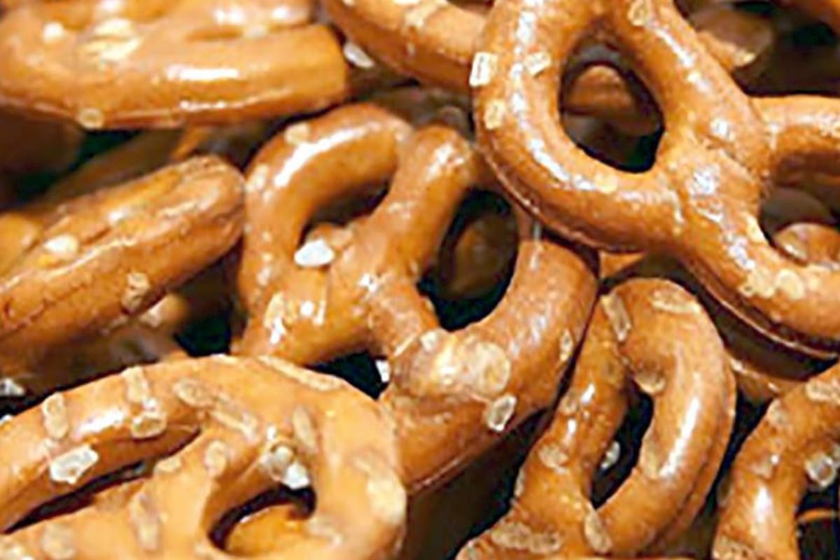 Revonah Pretzel Bakery Delivery Menu Order Online 507 Baltimore