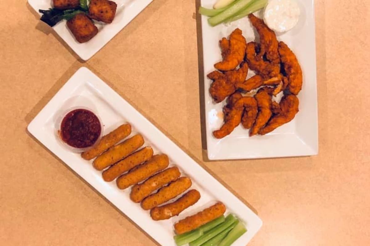 Endzone Sports Pub New Bedford, MA Restaurant Menu + Delivery