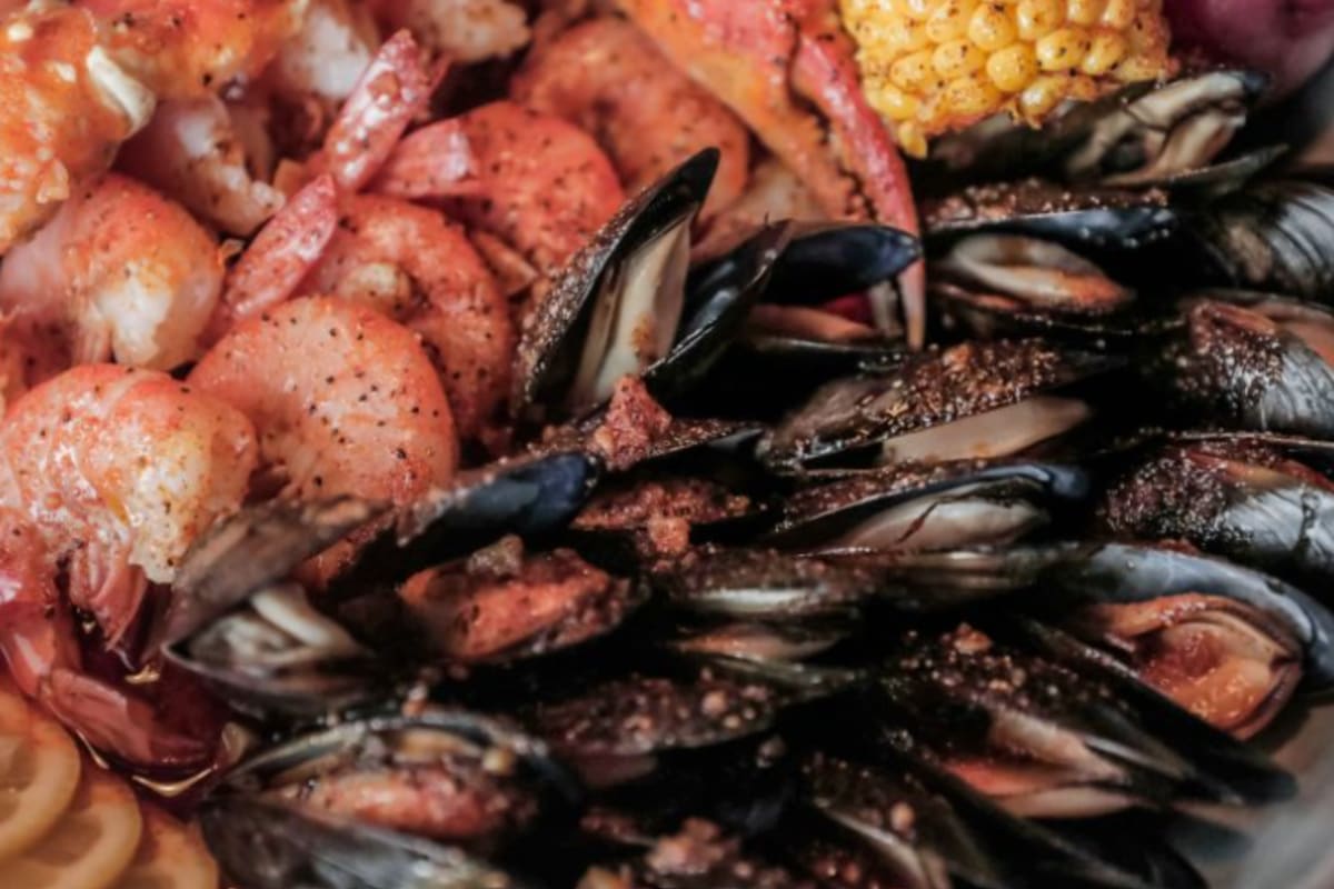 Hook & Reel Delivery Menu Order Online 363 Broadway Mall Hicksville