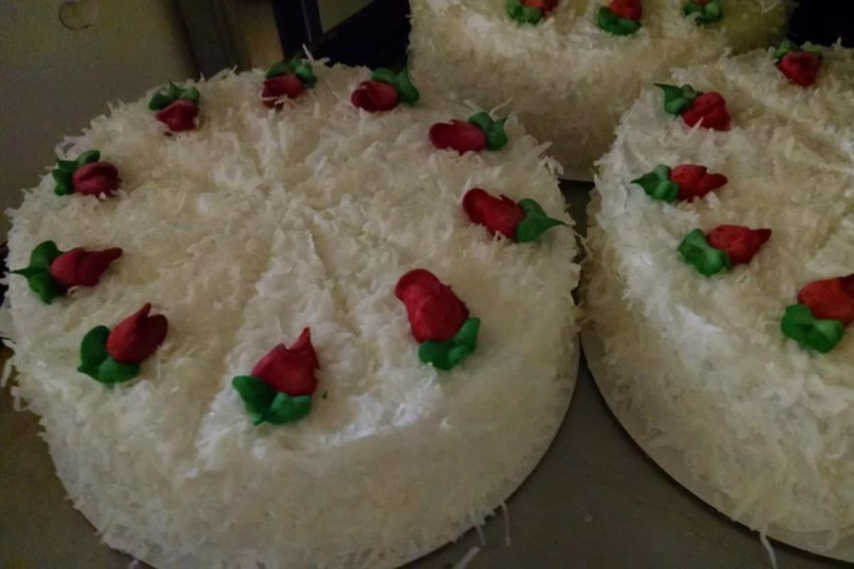 The Bread Basket Delivery Menu Order Online 1819 Maxwell Avenue