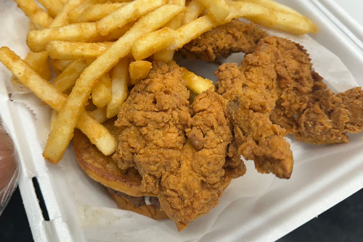 Munchies on 27th Delivery Menu Order Online 3371 N 27th St