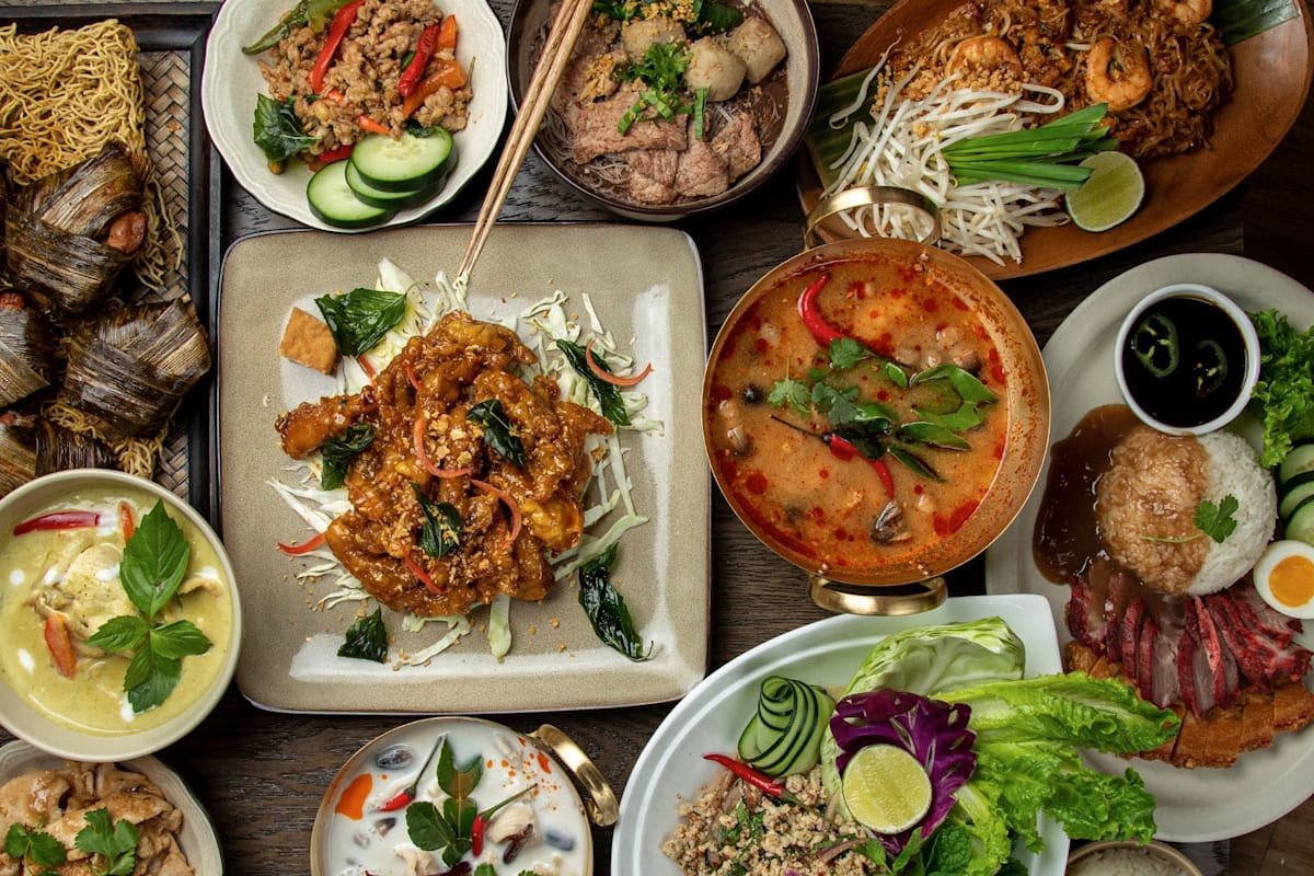 Bai Tong Thai Restaurant Delivery Menu Order Online 5600 Roosevelt