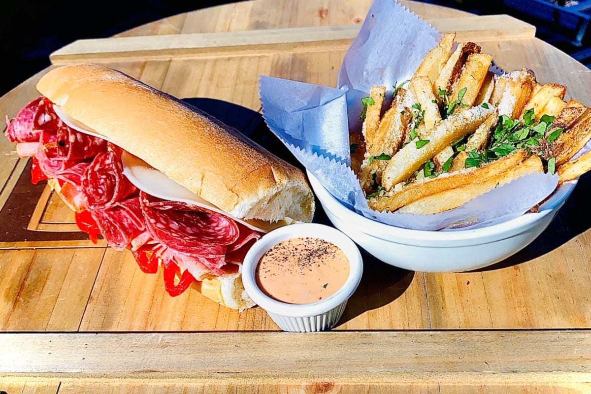 Santini's Deli and Grill Delivery Menu Order Online 2004 Main St