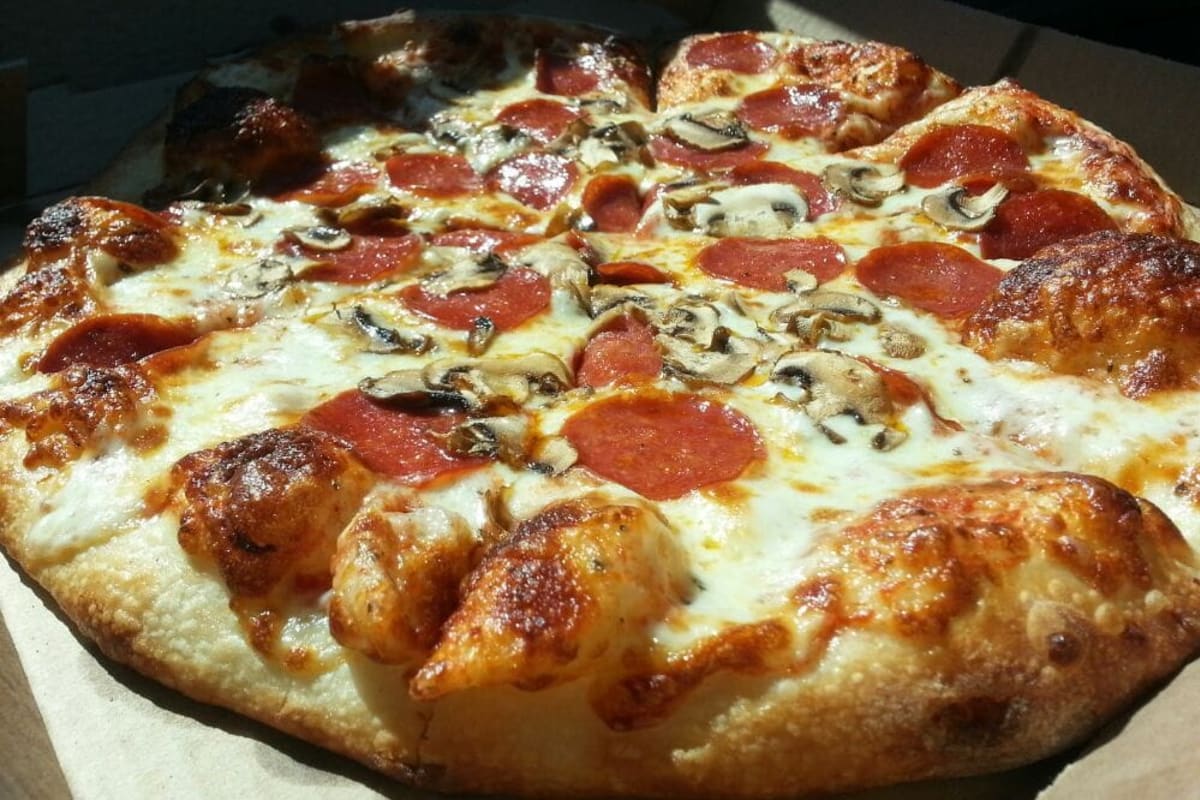 Sopranos Pizza Restaurant Delivery Menu Order Online 360 N Midway Dr Escondido Grubhub