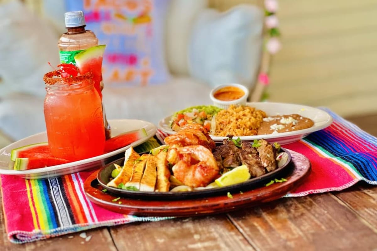 Burritos Grill Mexican Fresh Cuisine Delivery Menu Order Online 7009 Read Blvd New Orleans