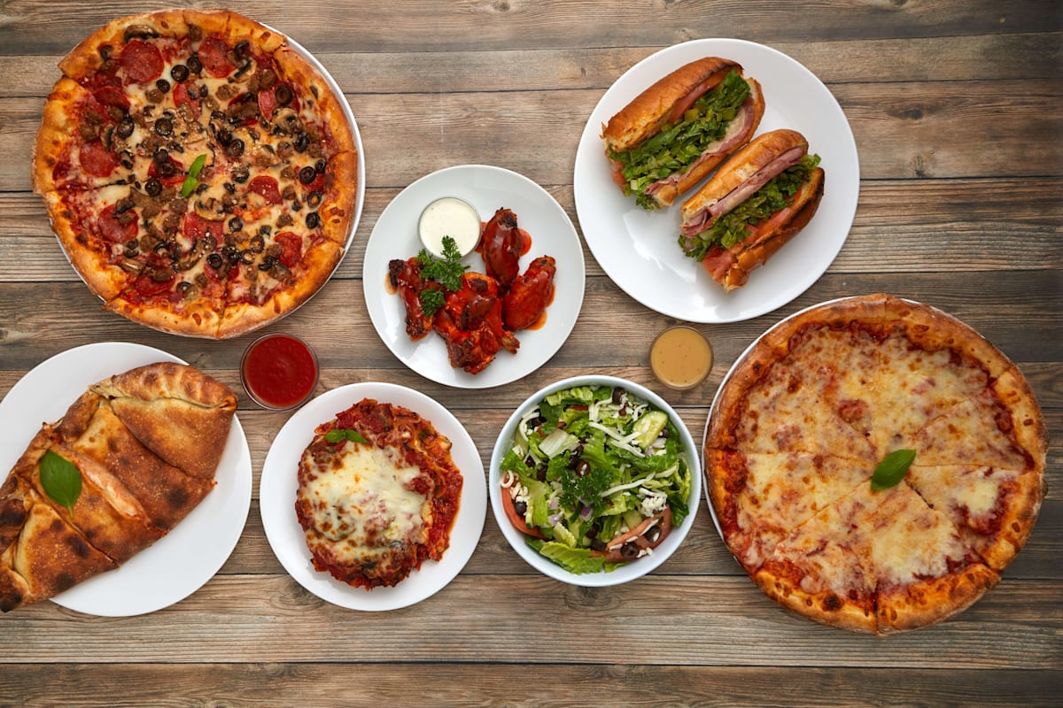 Manhattan Giant Pizza Delivery Menu Order Online 1691 Melrose Dr