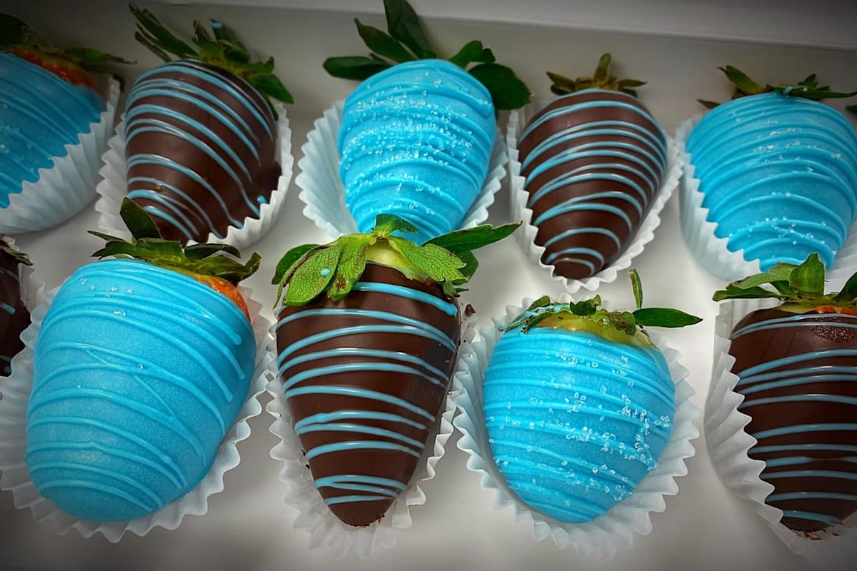 Pink Daisy Cakes Delivery Menu Order Online 5280 Northland Dr NE