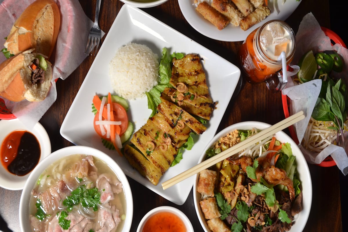 Vivi Pho Arapahoe Delivery Menu Order Online 11001 E Arapahoe Pl