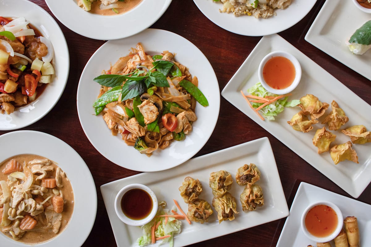 Lemongrass Grill Thai Restaurant and Bar Munroe Falls, OH Restaurant Menu + Delivery Seamless