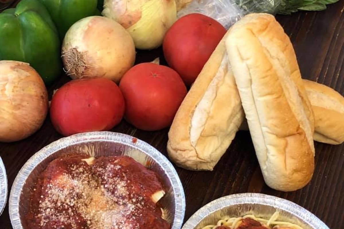 Solle's Pizza Delivery Menu Order Online 4019 Fred Rd