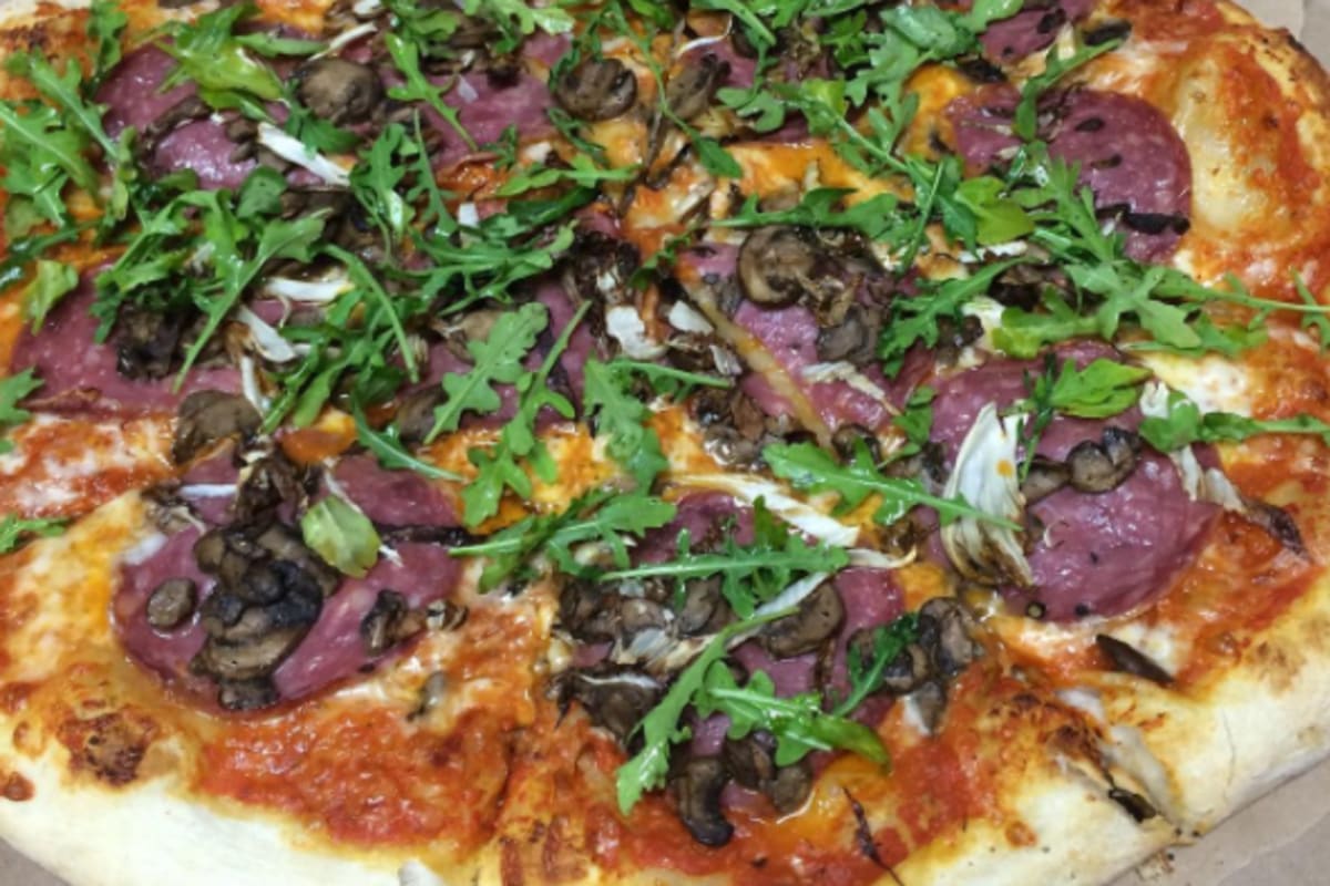 Gracie's Pizza Delivery Menu Order Online 4330 Melrose Ave Los