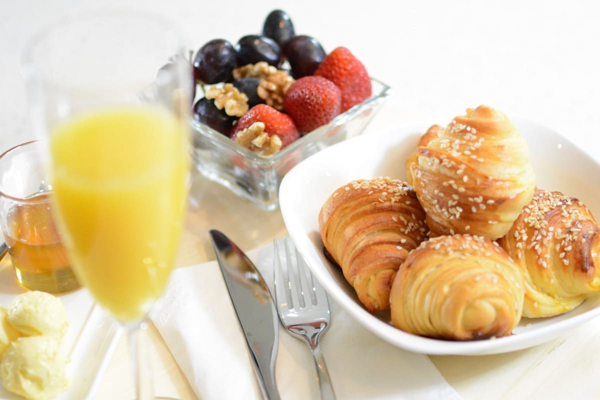 Roka Bakehouse Delivery Menu Order Online 6526 Joliet Rd