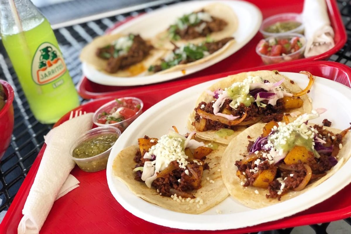 La placita top taco grill