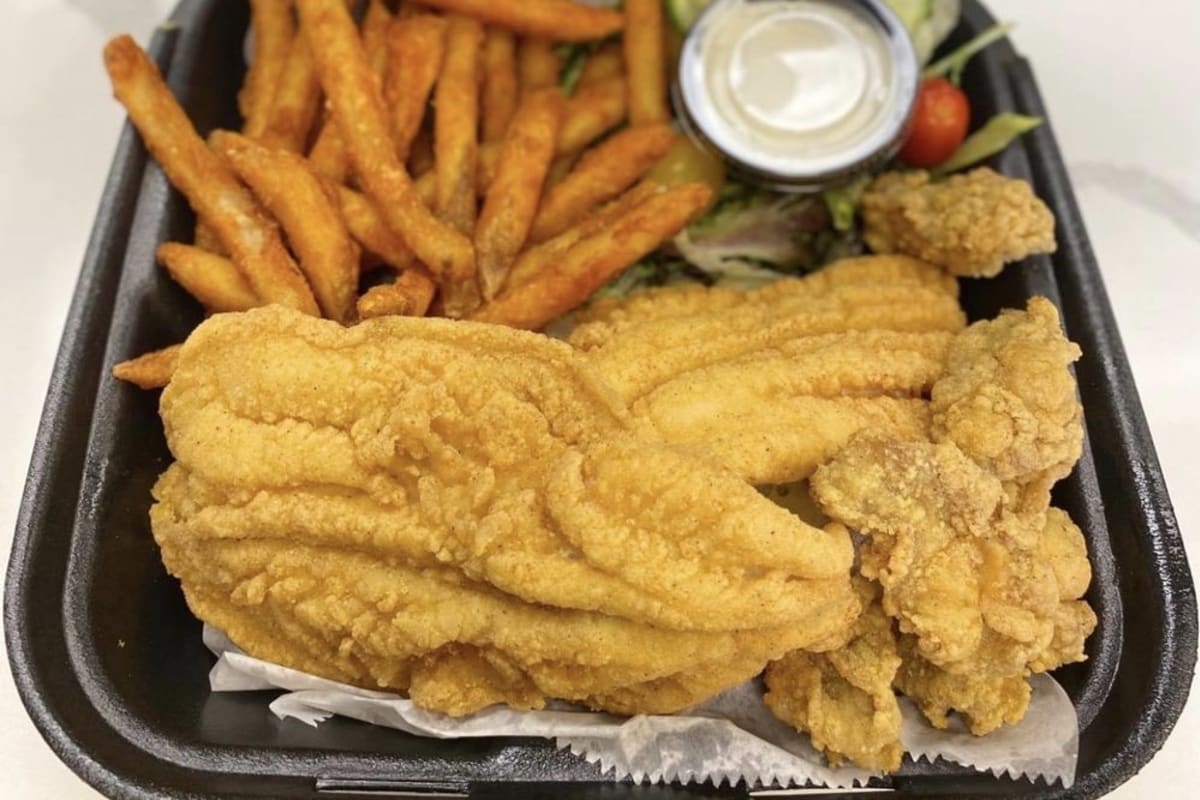 Hooks Seafood & Poboys Delivery Menu Order Online 651 Terry Pkwy
