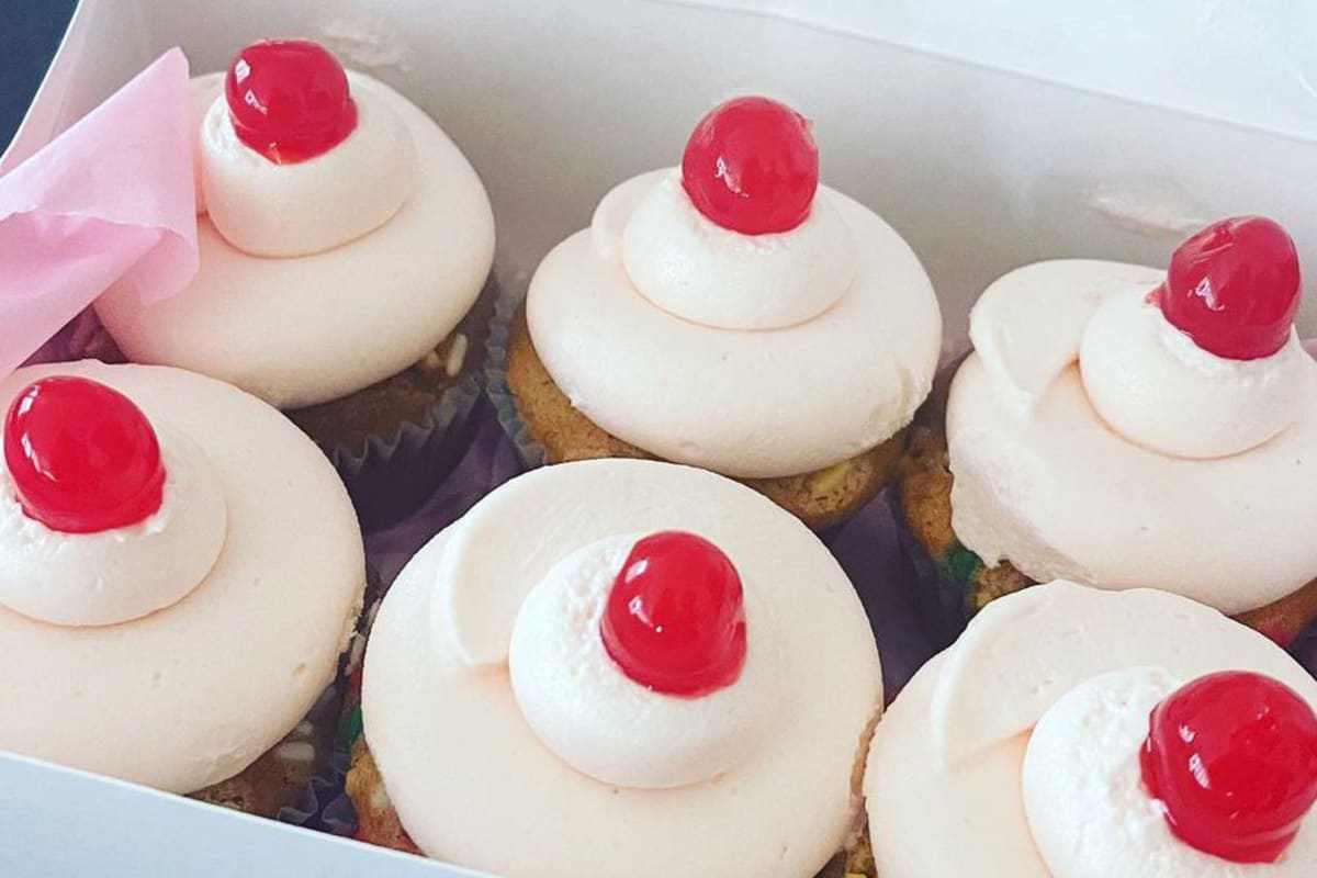 Scoops Dessert Bar Delivery Menu Order Online 838 N State St