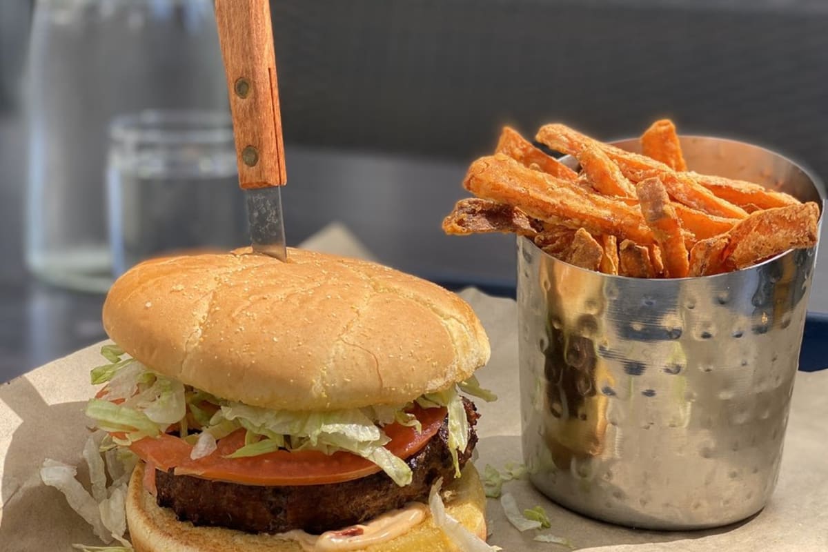 Butter's Burgers Delivery Menu Order Online 777 N Ashley Dr D1