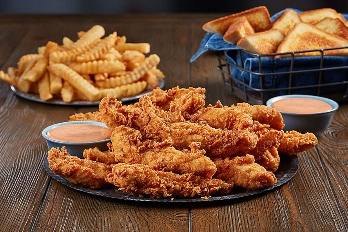 Zaxby's chicken finger plate top