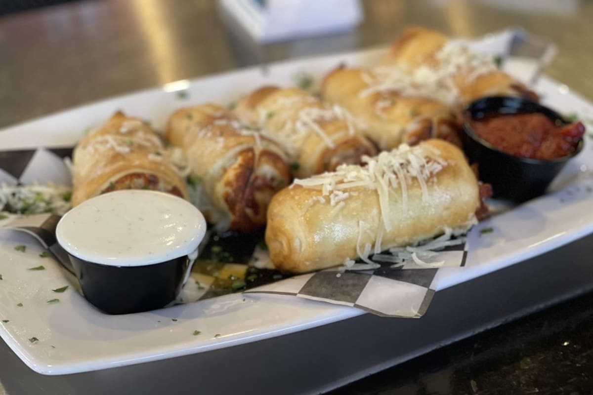 Pete's Restaurant & Brewhouse Delivery Menu Order Online 815