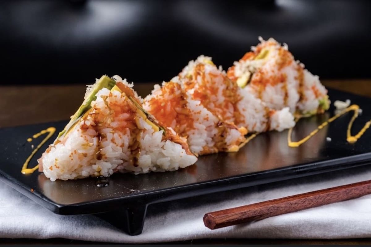 Sushi Me Japanese Fusion Delivery Menu Order Online 4341 Main