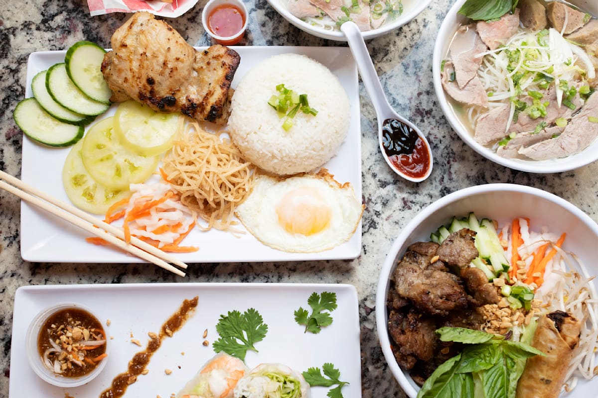 Pho District Delivery Menu Order Online 4474 Glengarry Dr Dayton