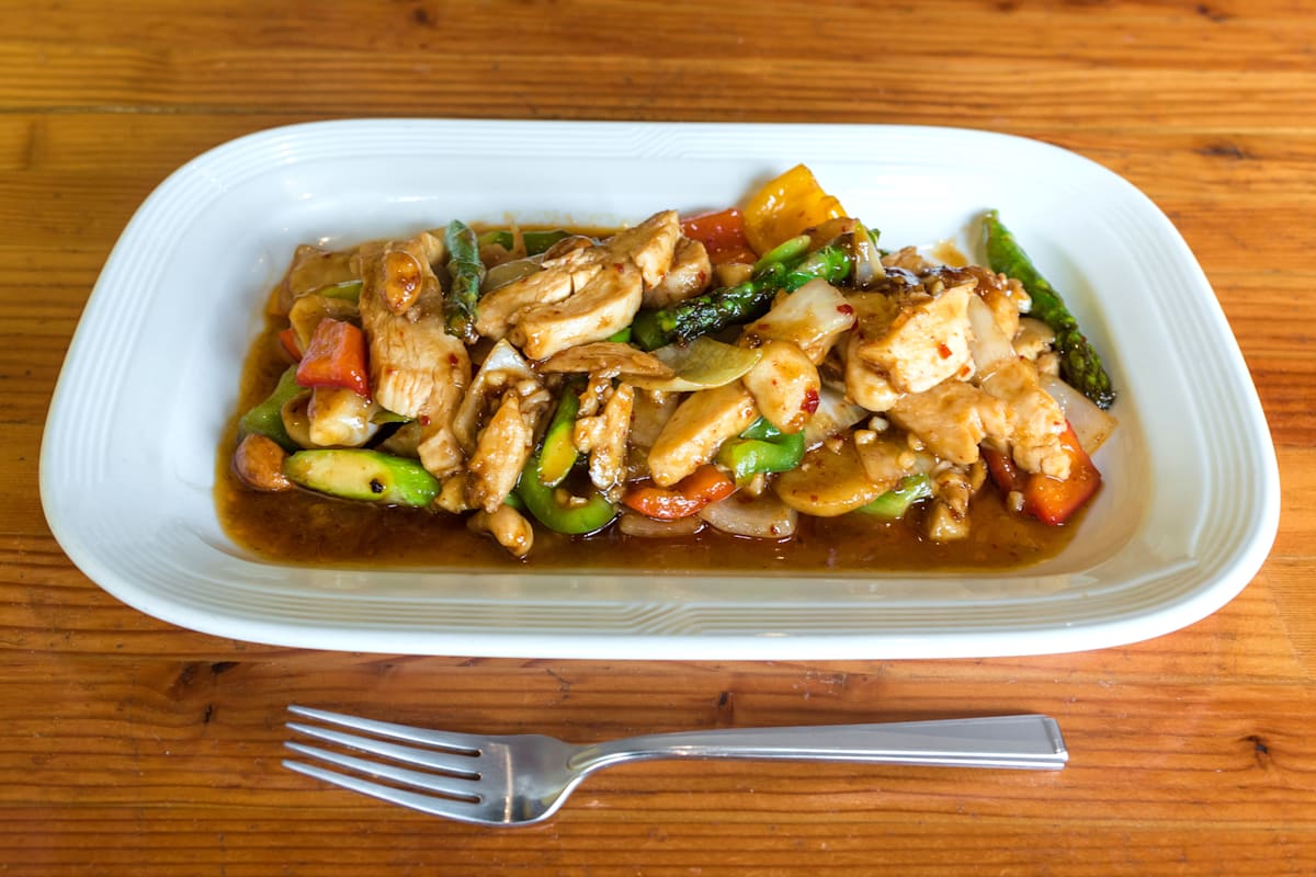 Bai Mint Thai Kitchen Delivery Menu Order Online 4408 SE Woodstock