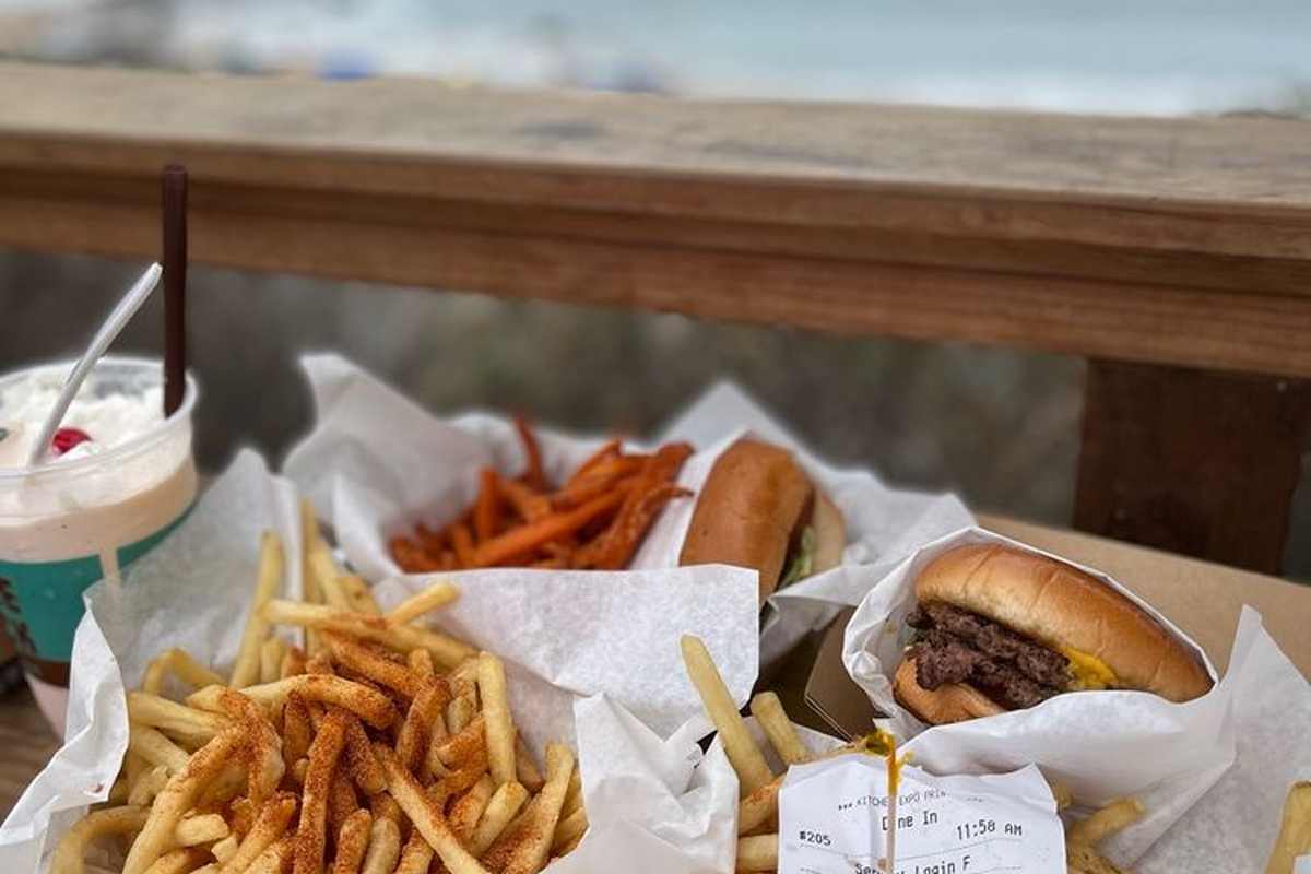 Crystal Cove Shake Shack - Newport Coast, CA Restaurant | Menu ...