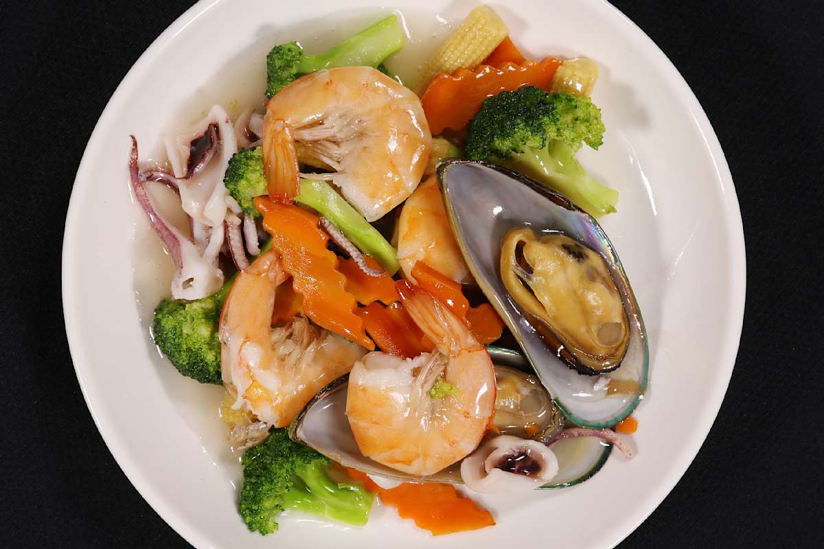 Ming's Kitchen - Elmhurst, NY Restaurant | Menu + Delivery | Seamless