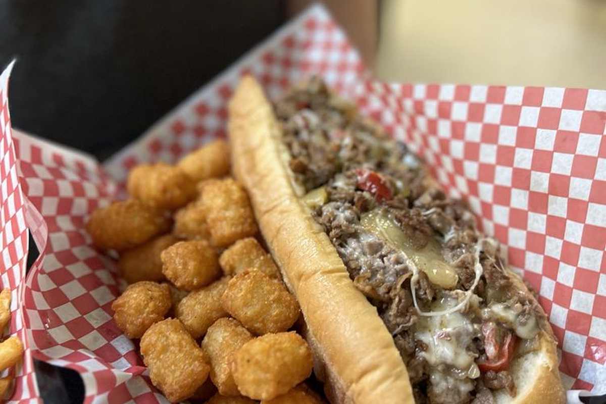 Chomp - Chesterton, IN Restaurant | Menu + Delivery | Seamless