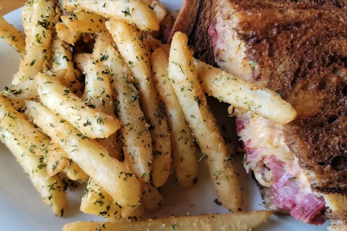 Crescent Moon - Omaha, NE Restaurant | Menu + Delivery | Seamless