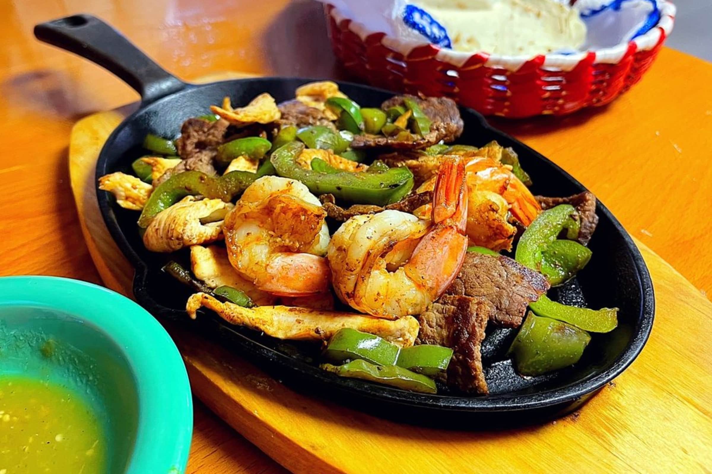 Restaurante Las Chonitas Delivery Menu Order Online 3620 N Andrews