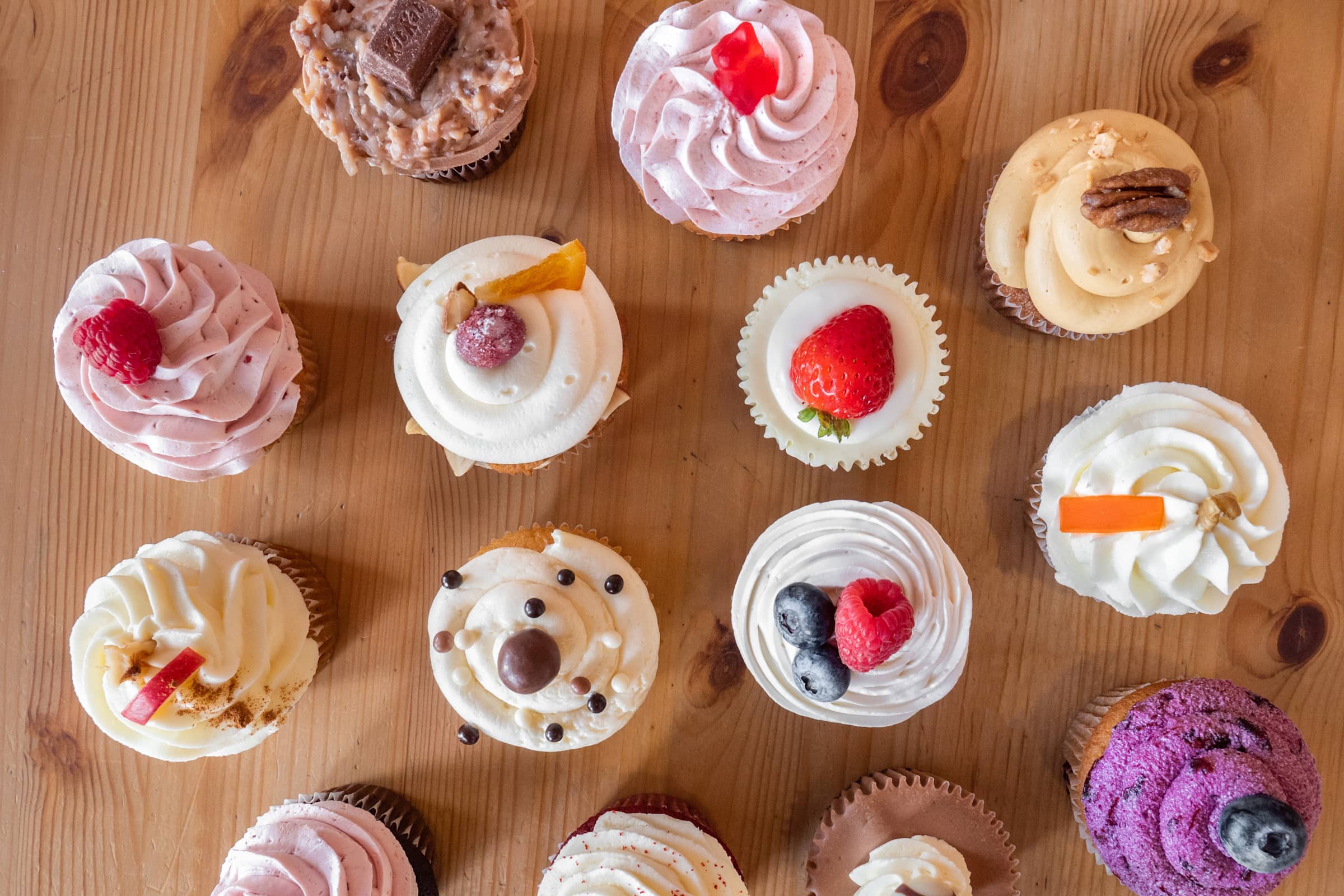 Deja Vu Cakes Delivery Menu Order Online 4820 Laurel Canyon Blvd