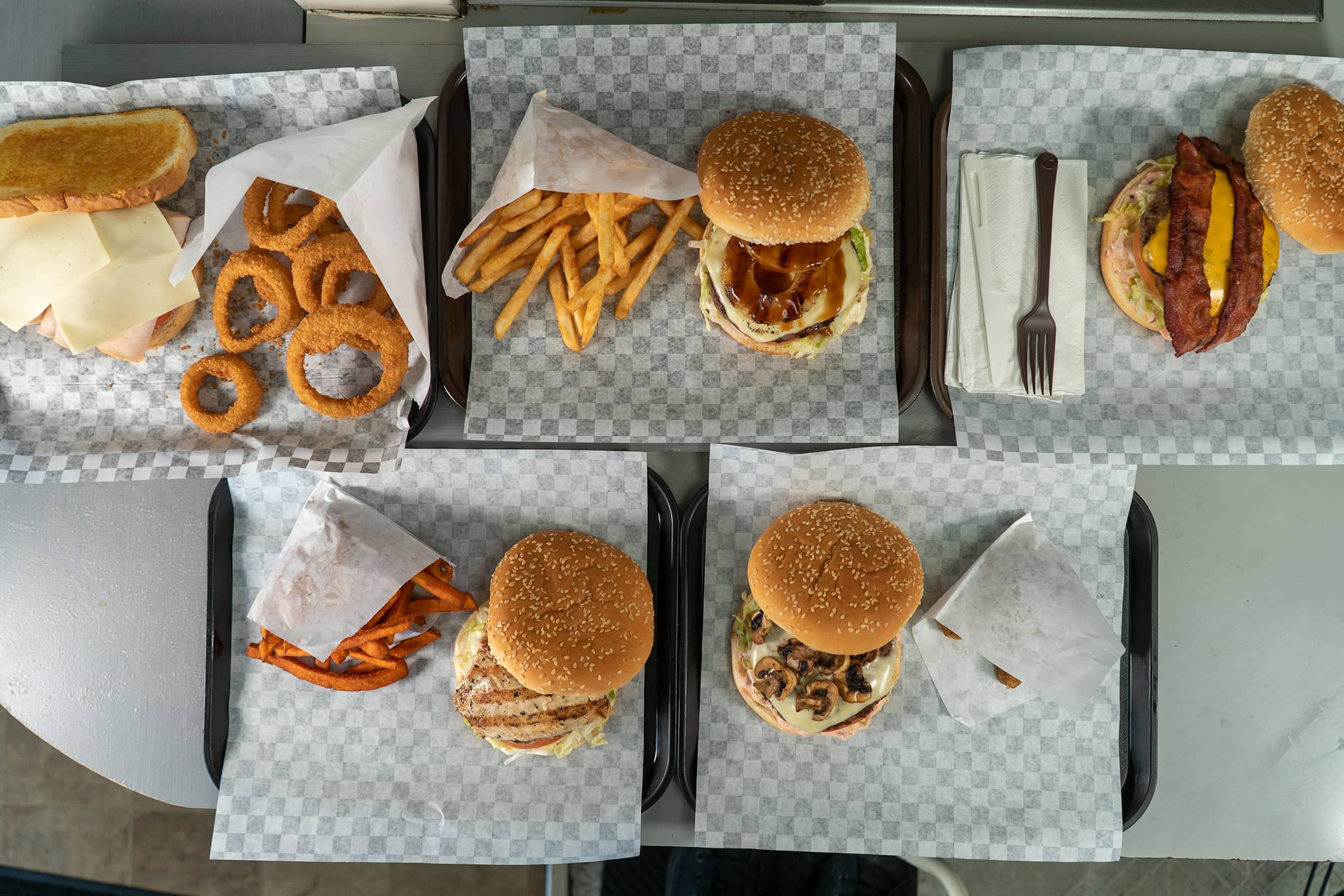 Scooter's Burgers & Shakes Delivery Menu Order Online 5802 24th Ave