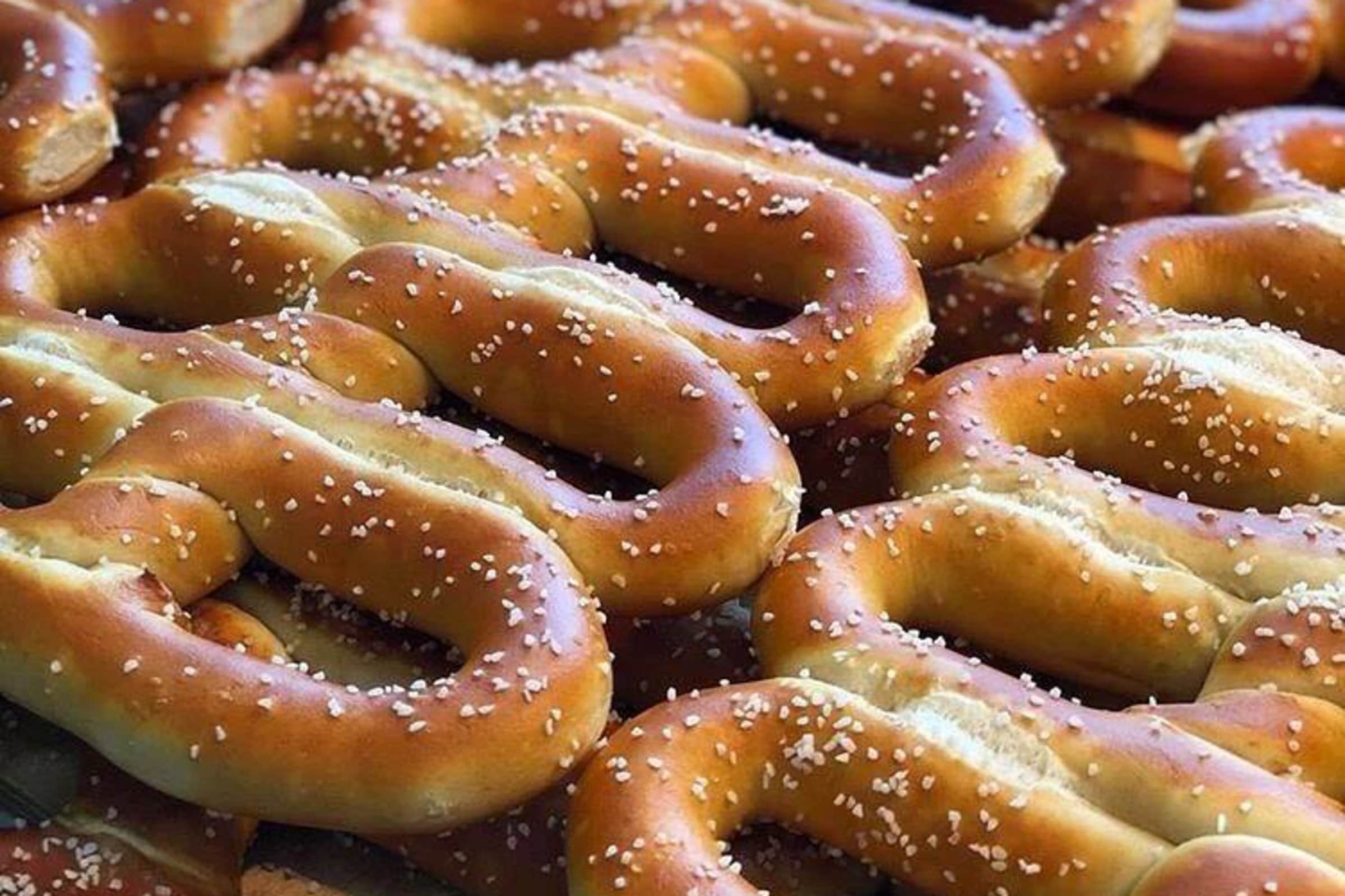 Philly Pretzel Factory Delivery Menu Order Online 200 N Black Horse