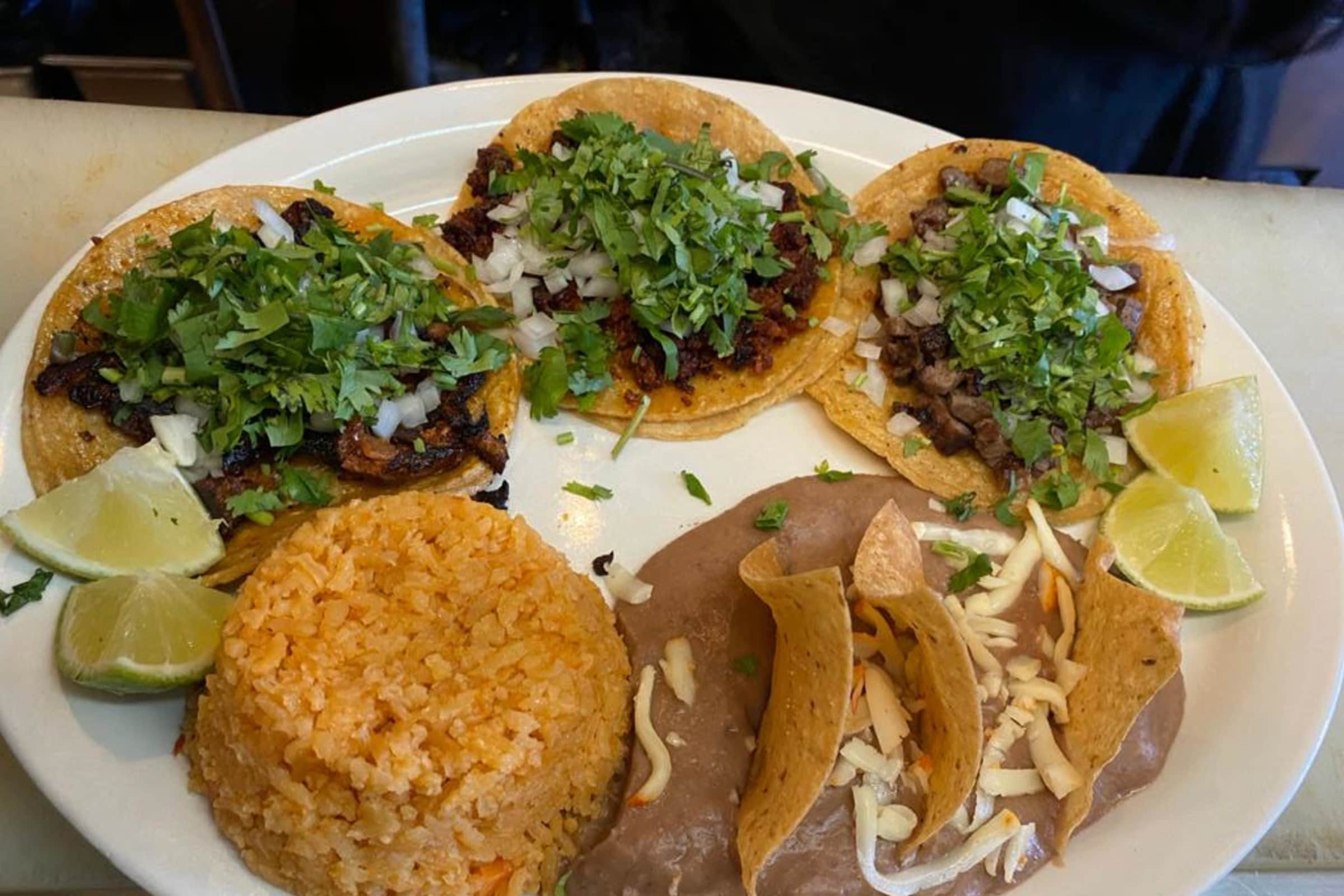 Su Taqueria El Rey Del Taco Delivery Menu Order Online 1676 W Ogden