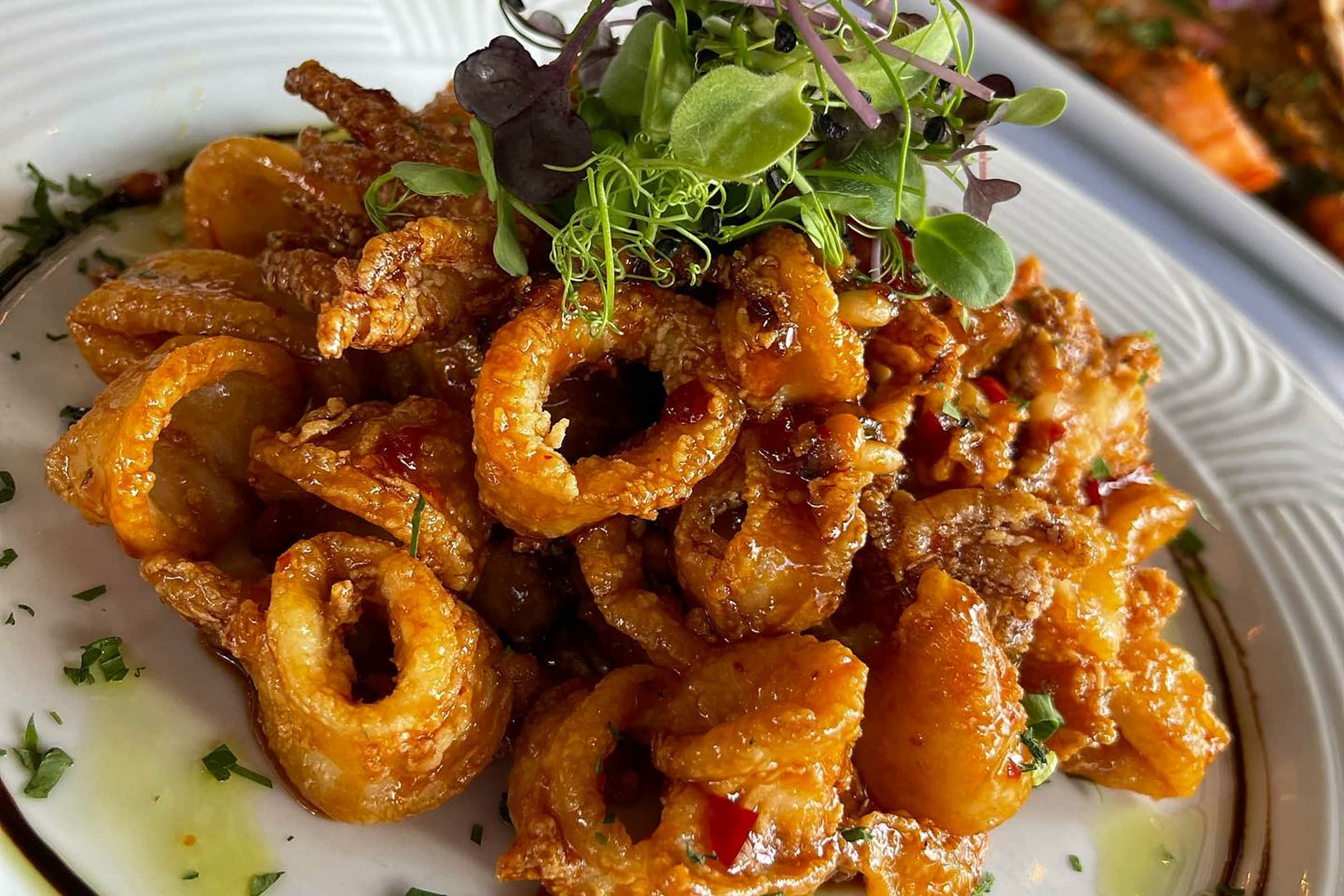 Delukas Restaurant And Bar - 0gz72b6