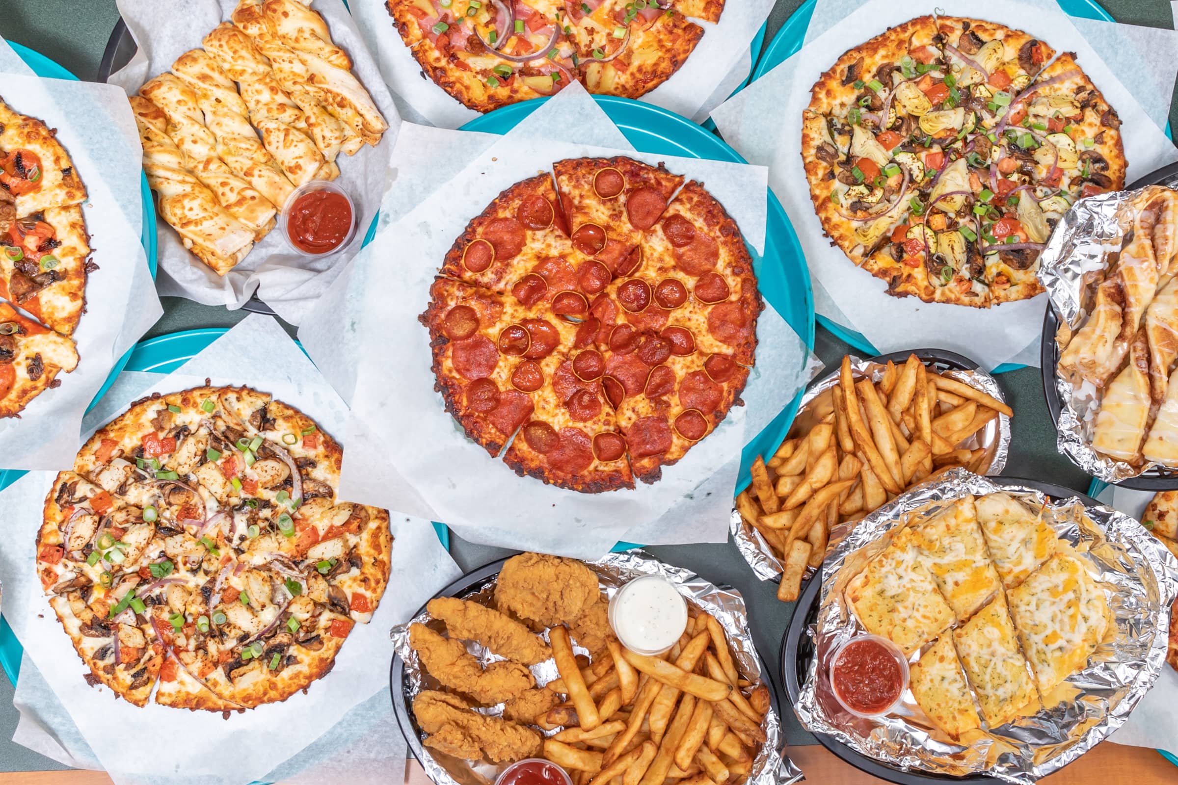 Round Table Pizza Delivery Menu Order Online 4200 Gosford Rd