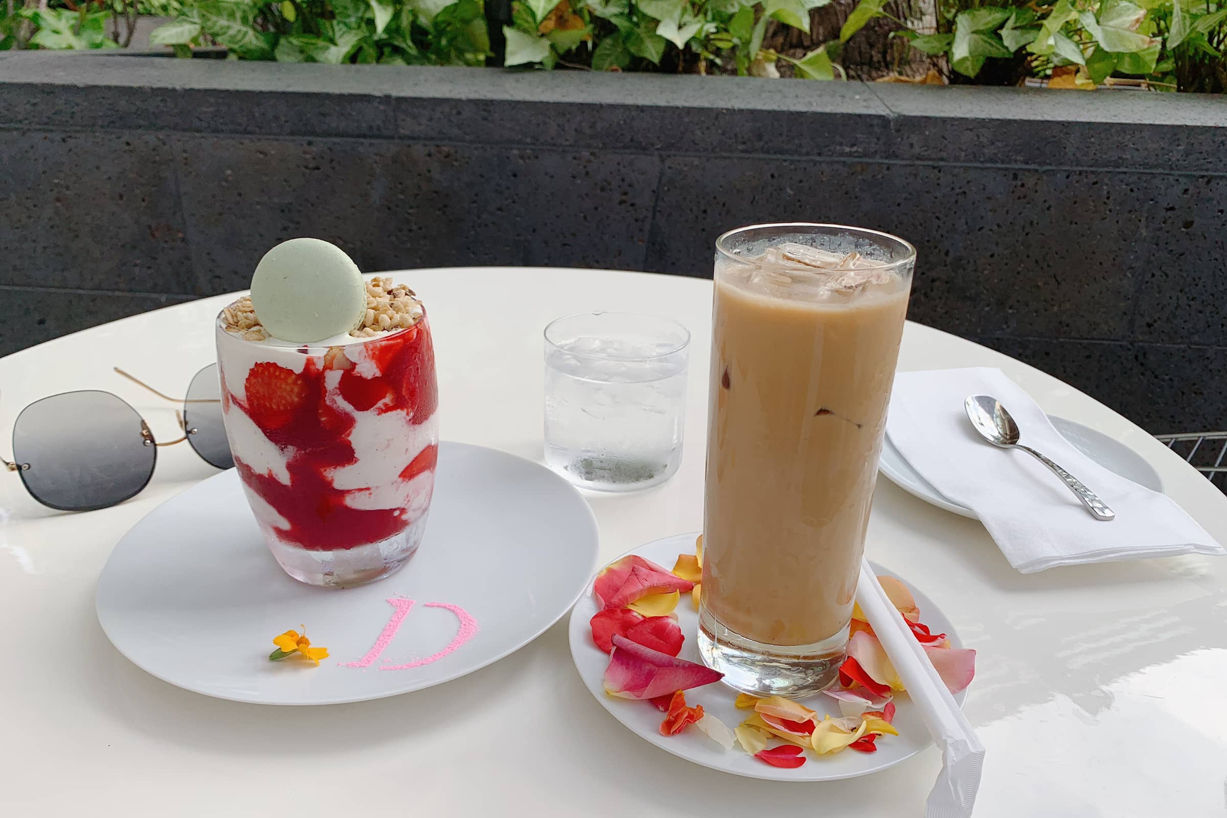 Dior Cafe Delivery Menu Order Online 1450 Ala Moana Boulevard