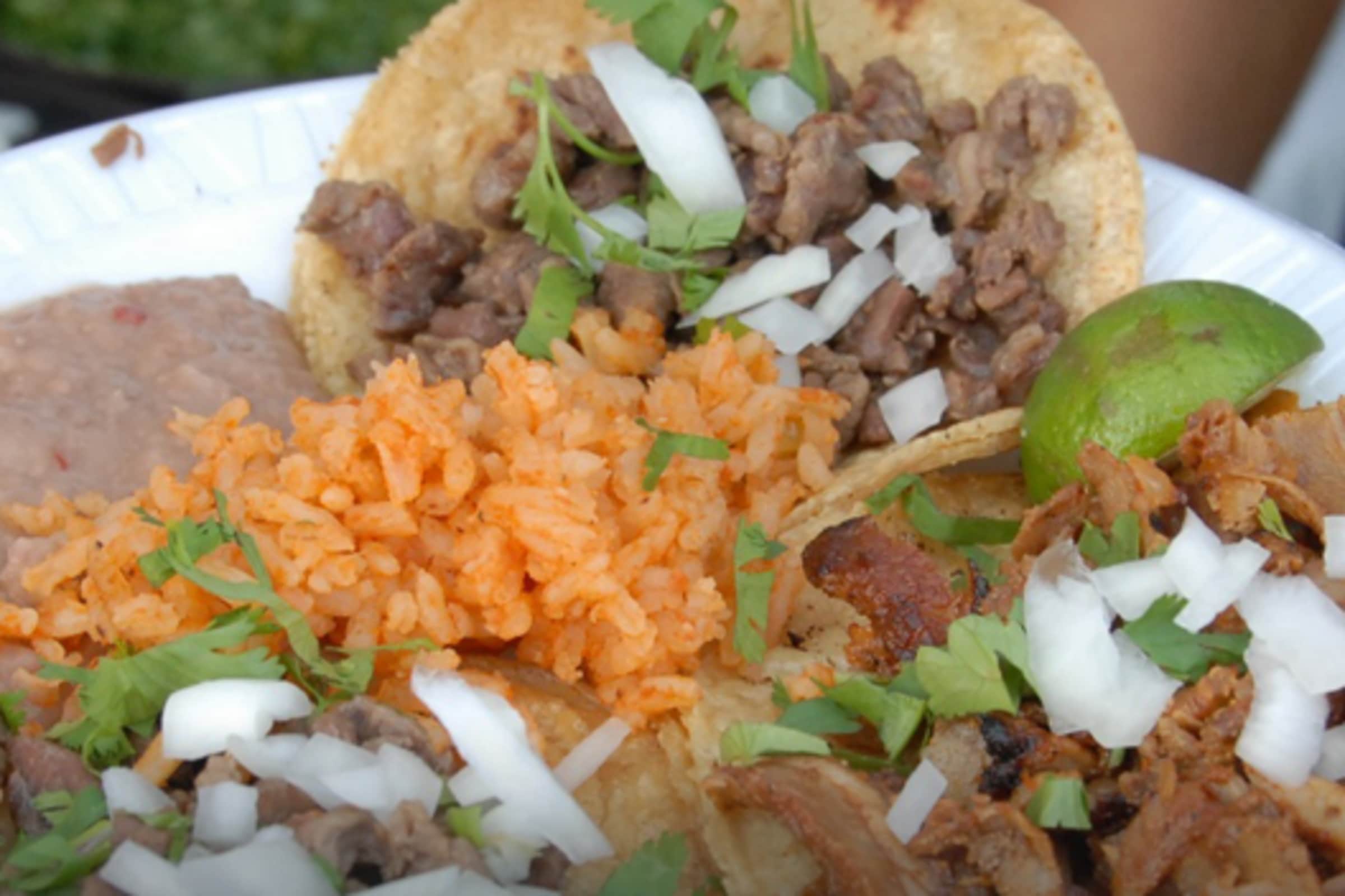 Taquerias Atotonilco Delivery Menu Order Online 500 E Cass St