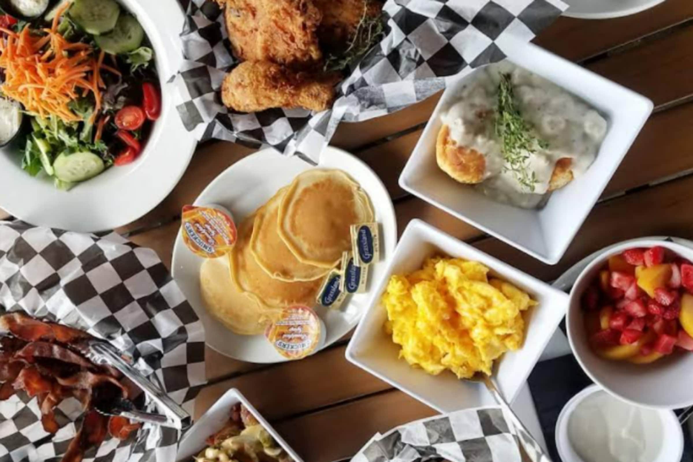 Gilroy's Kitchen + Pub + Patio Delivery Menu Order Online 1238 8th