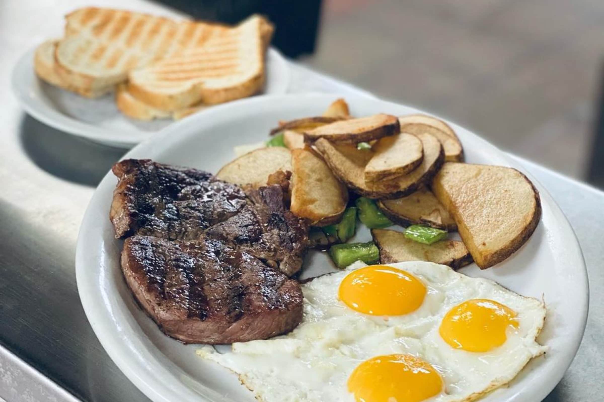 Copper Skillet Courtyard Delivery Menu Order Online 811 Ferry St