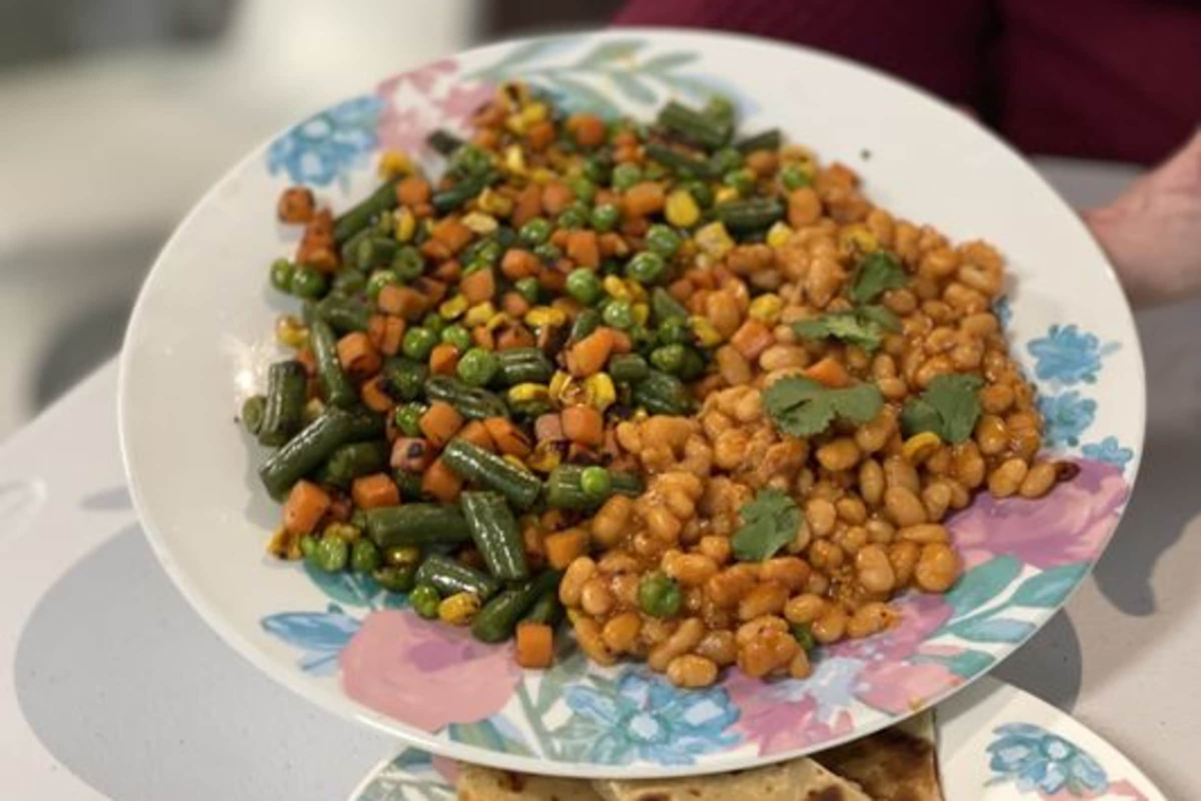 Sisters Grill Somali Restaurant Delivery Menu Order Online 2300 E