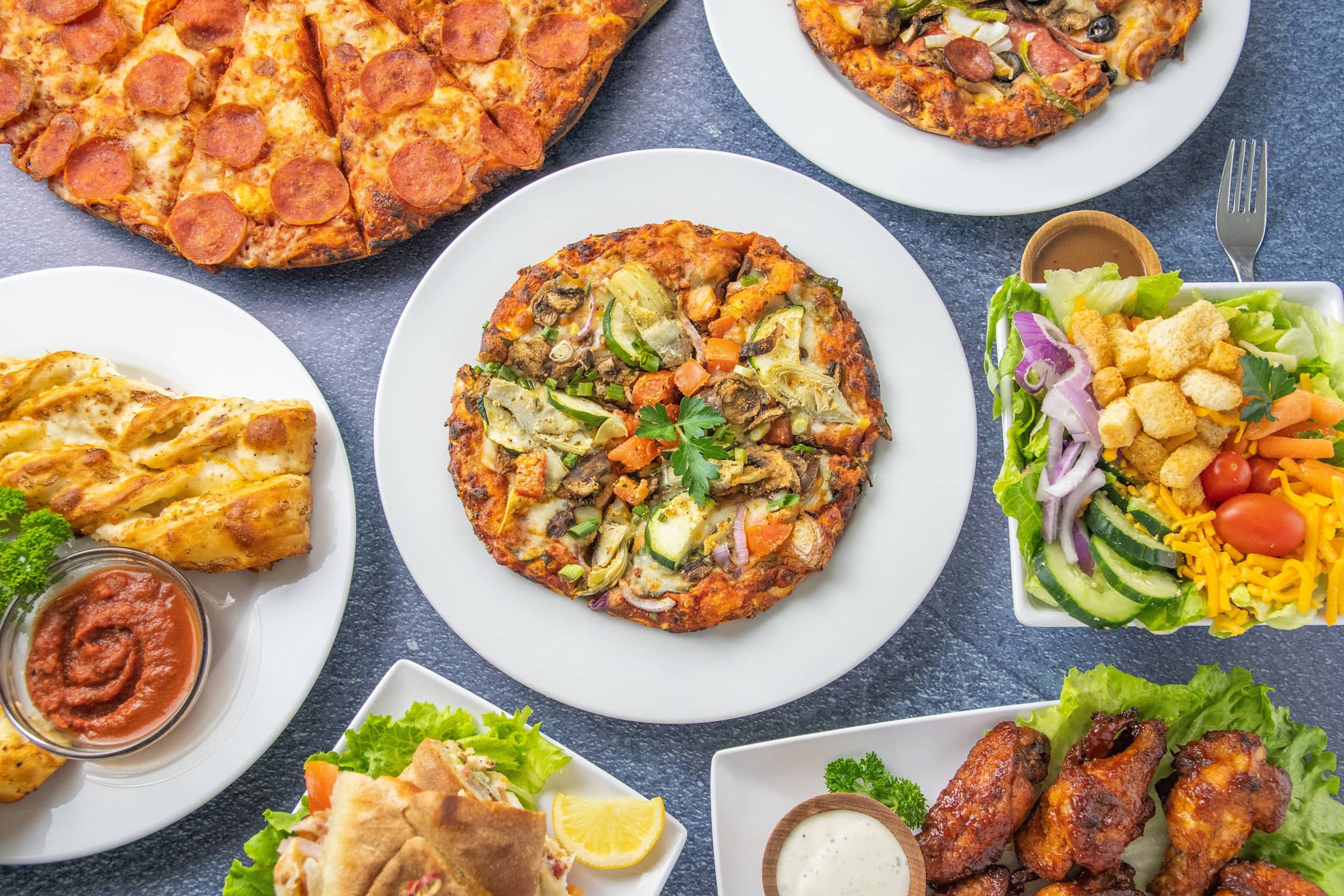 Round Table Pizza - Santa Ana, CA Restaurant | Menu + ...