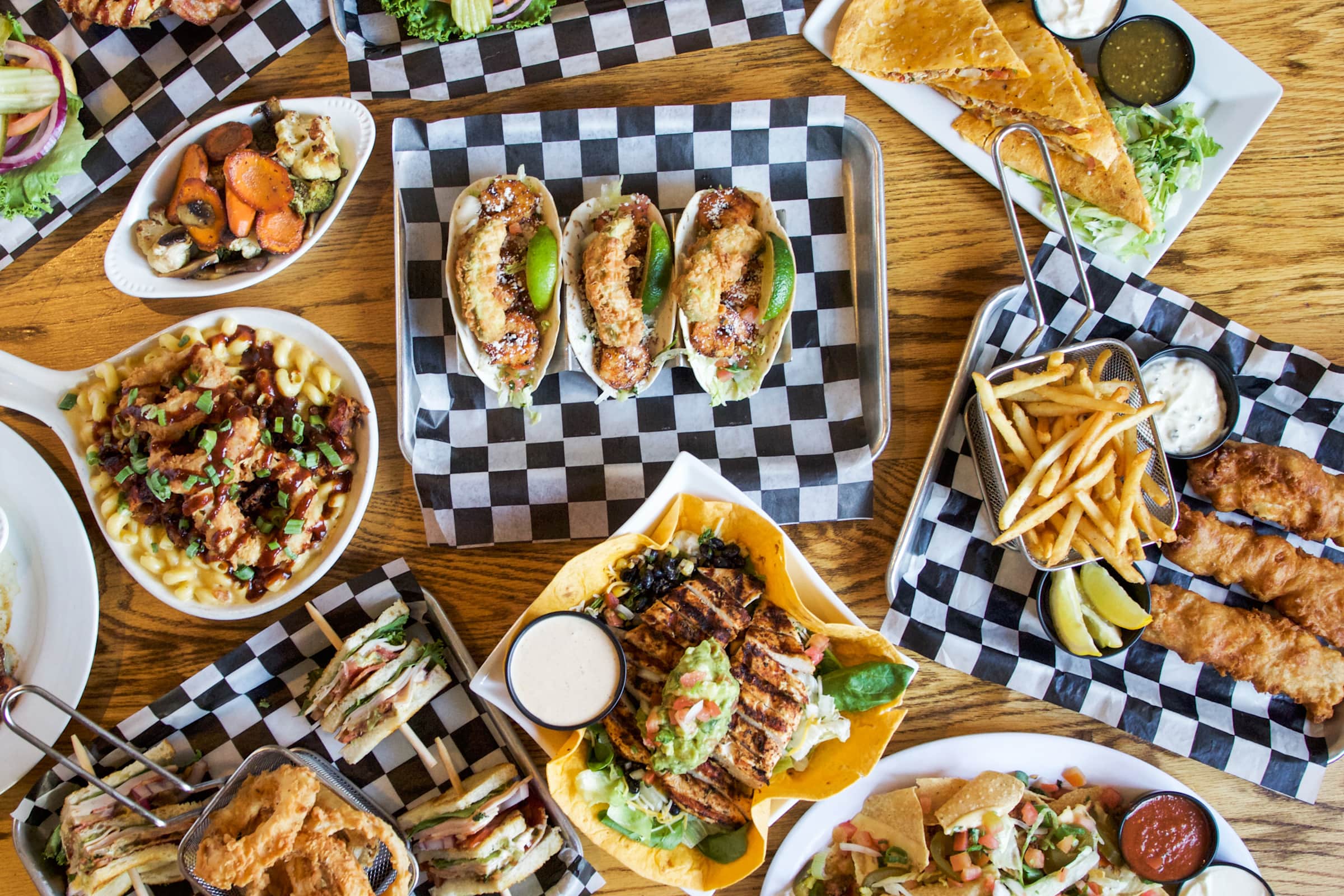 Charlie Hooper's Bar Delivery Menu Order Online 12 W 63rd St Kansas