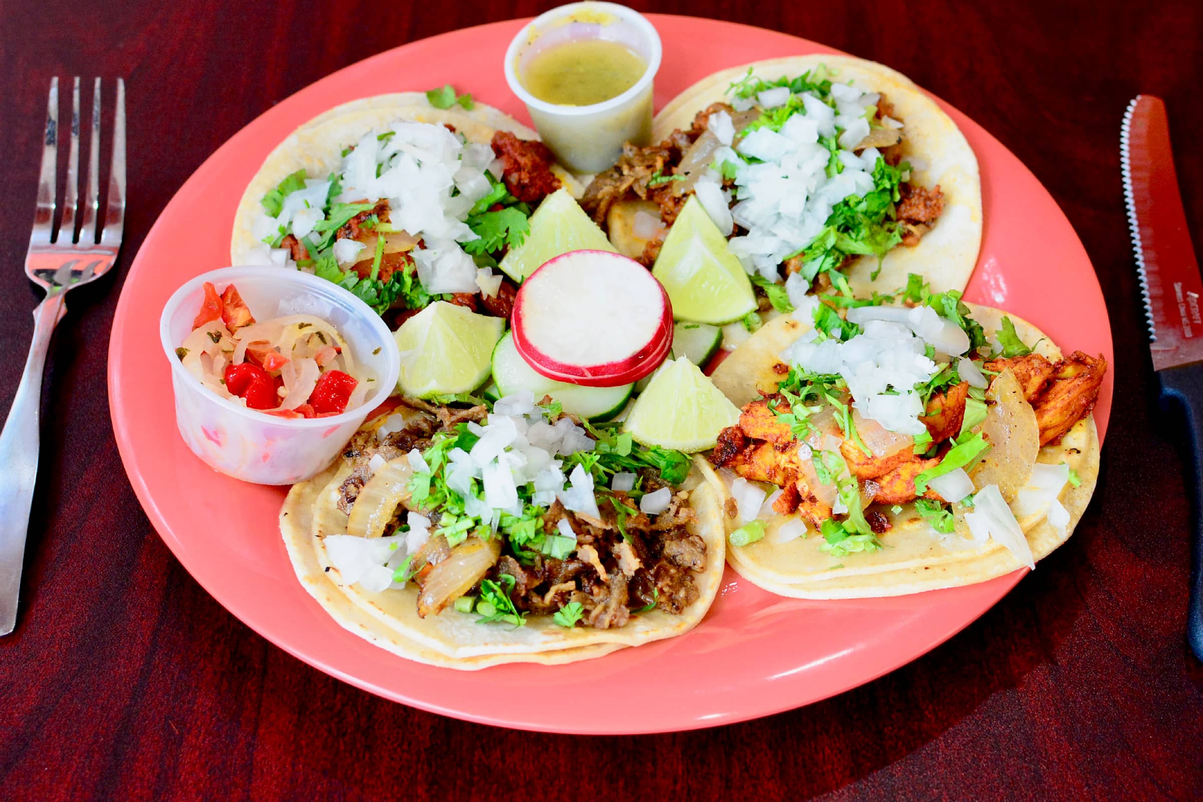 Tacos y Tortas La Chiquita: A Culinary Journey Through Authentic Mexican Flavors