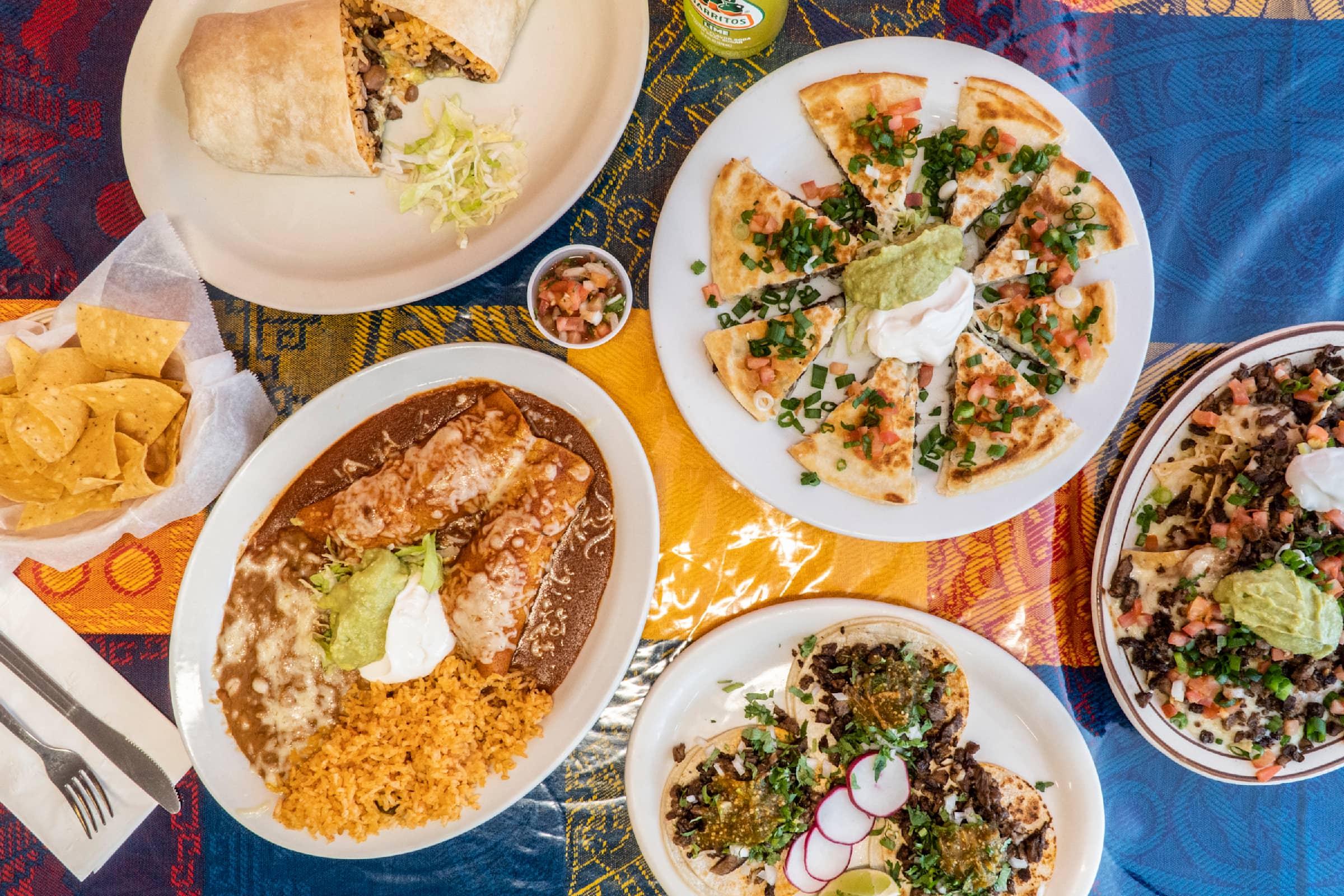 Los pinos mexican food