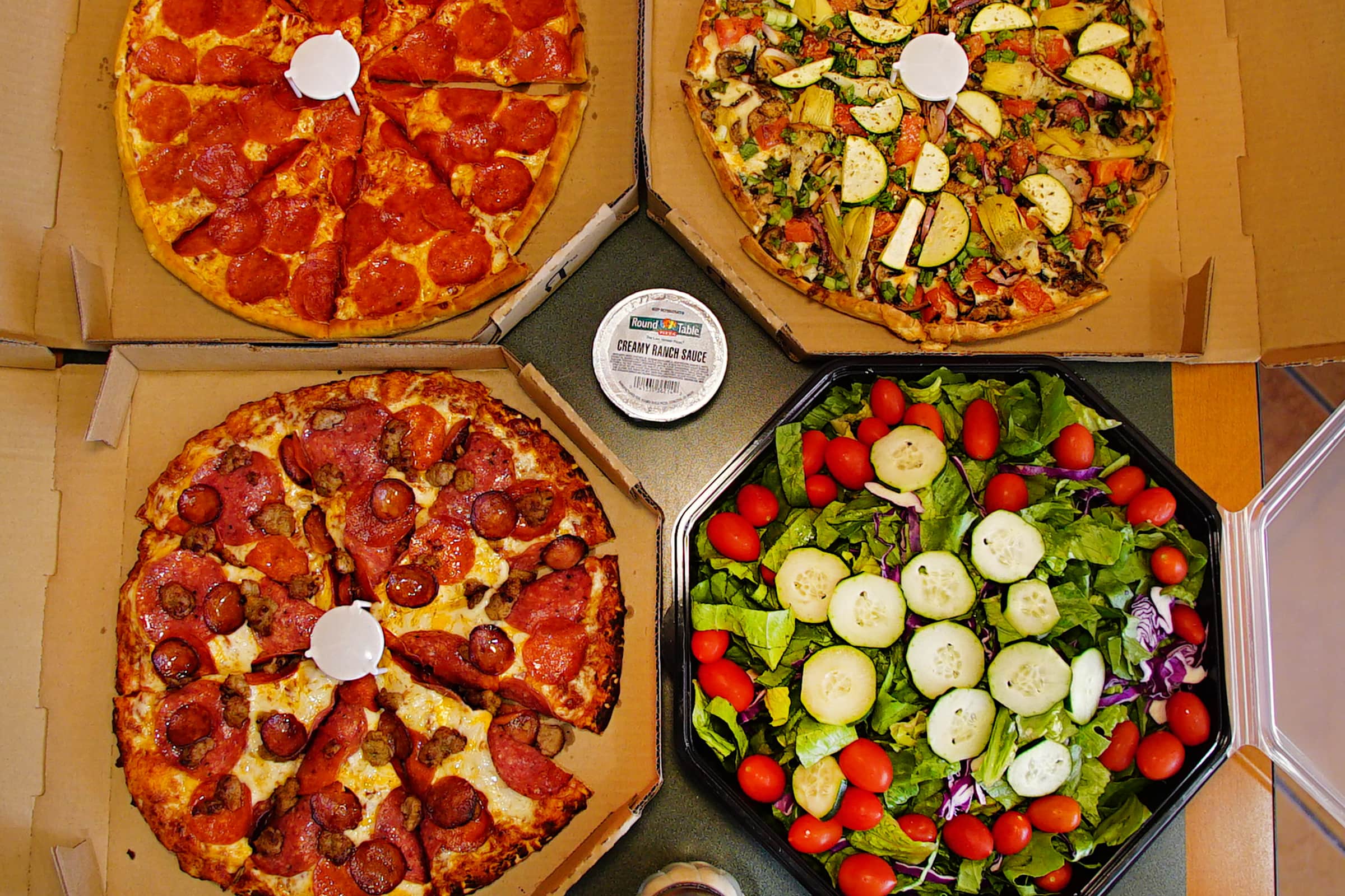 Round Table Pizza Delivery Menu Order Online 20519 Devonshire St