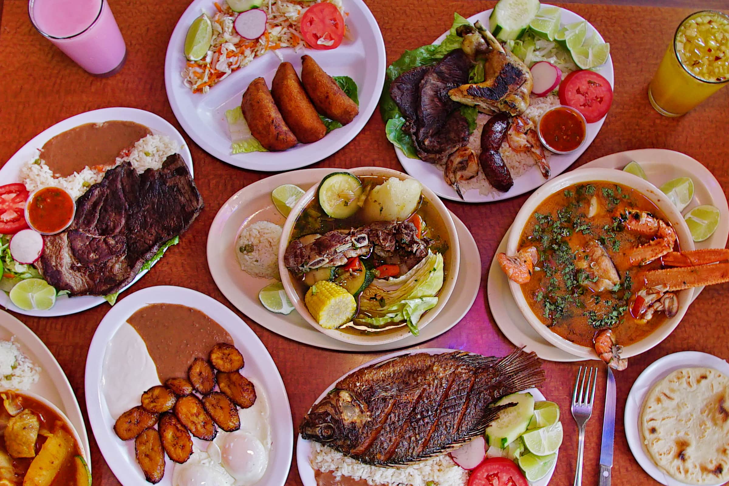 restaurantes salvadoreños cerca