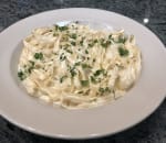 Order Fettuccine Alfredo food online from Mario's Pizzeria of Oyster Bay store, Oyster Bay on bringmethat.com